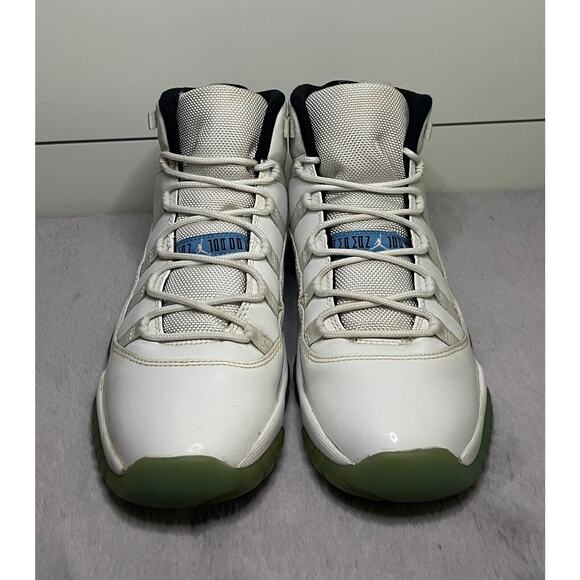 Jordan 11 Retro High Legend Blue US 7Y (Authentic & Great Condition- No Damage) - Picture 3 of 9